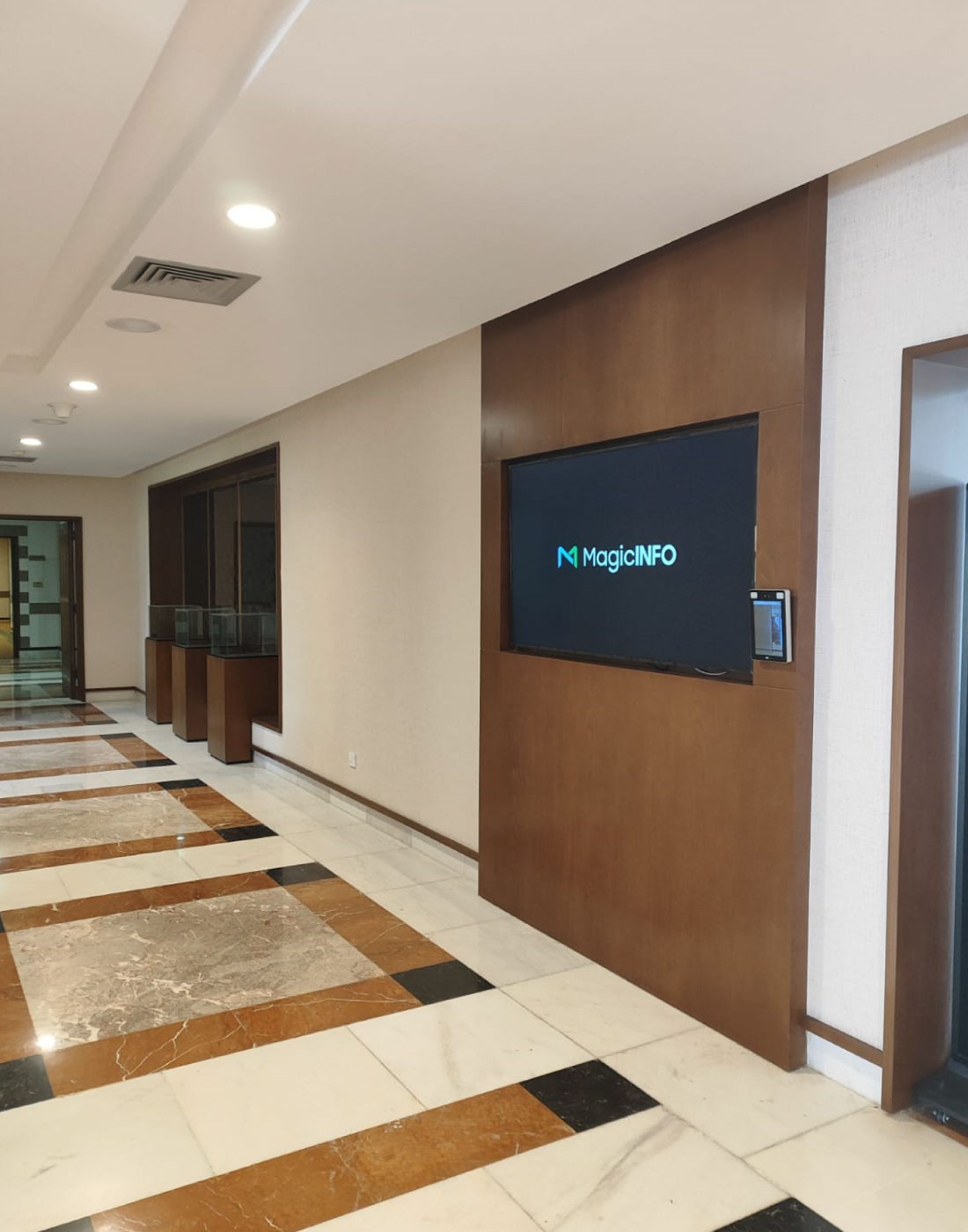 Image gallery marquee